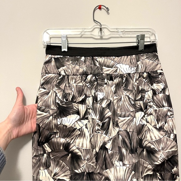 🎉RARE🎉BCBGMaxAzrka silk highwaist silver print bubble skirt with side pockets - Picture 11 of 14
